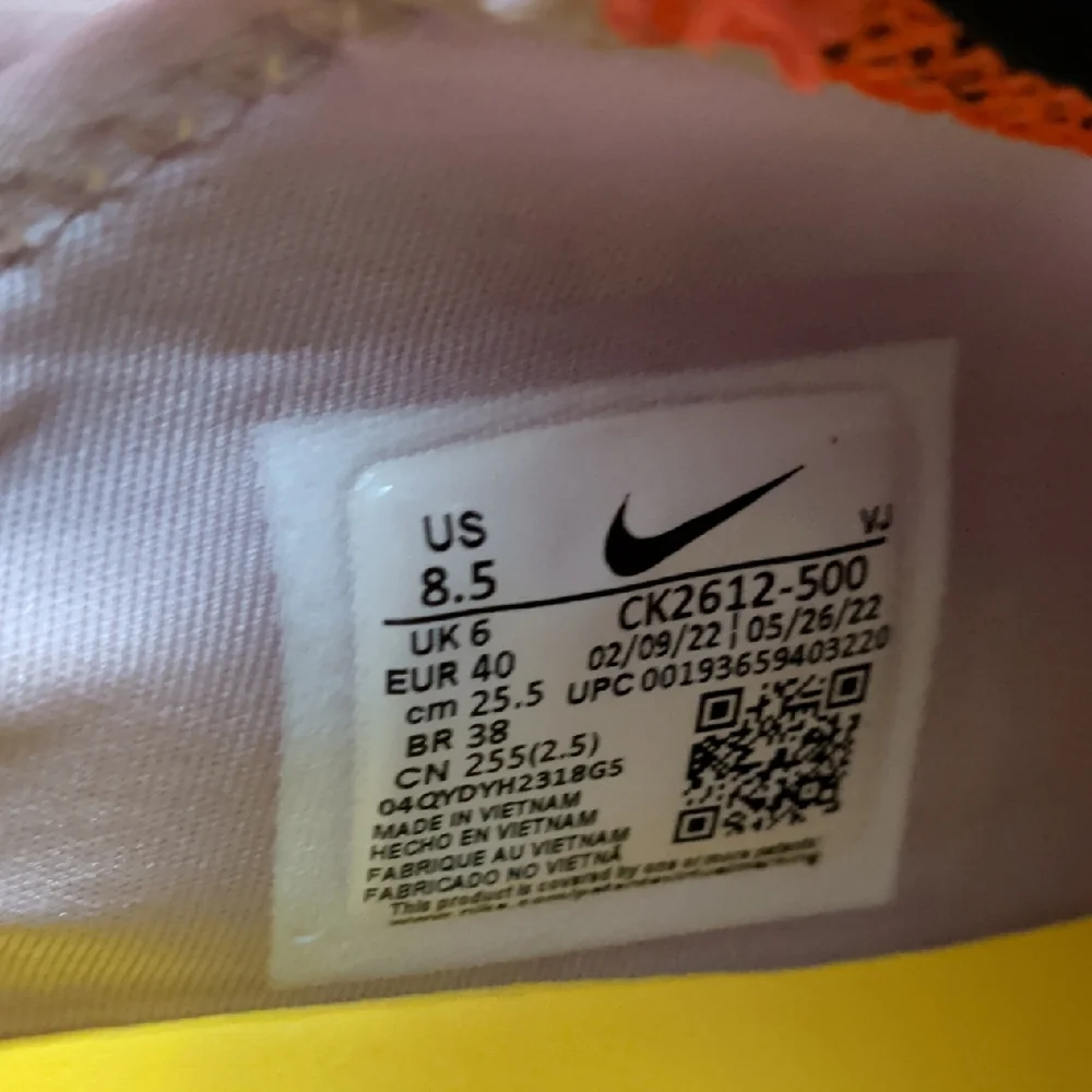 Nike Air Max 2090 Pink and Black Shoes - Picture 4 of 9